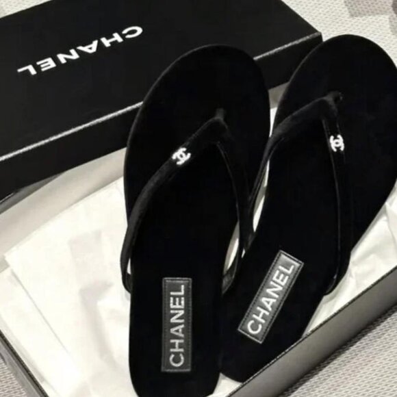 CHANEL Flip-flop sandals - Picture 1 of 6